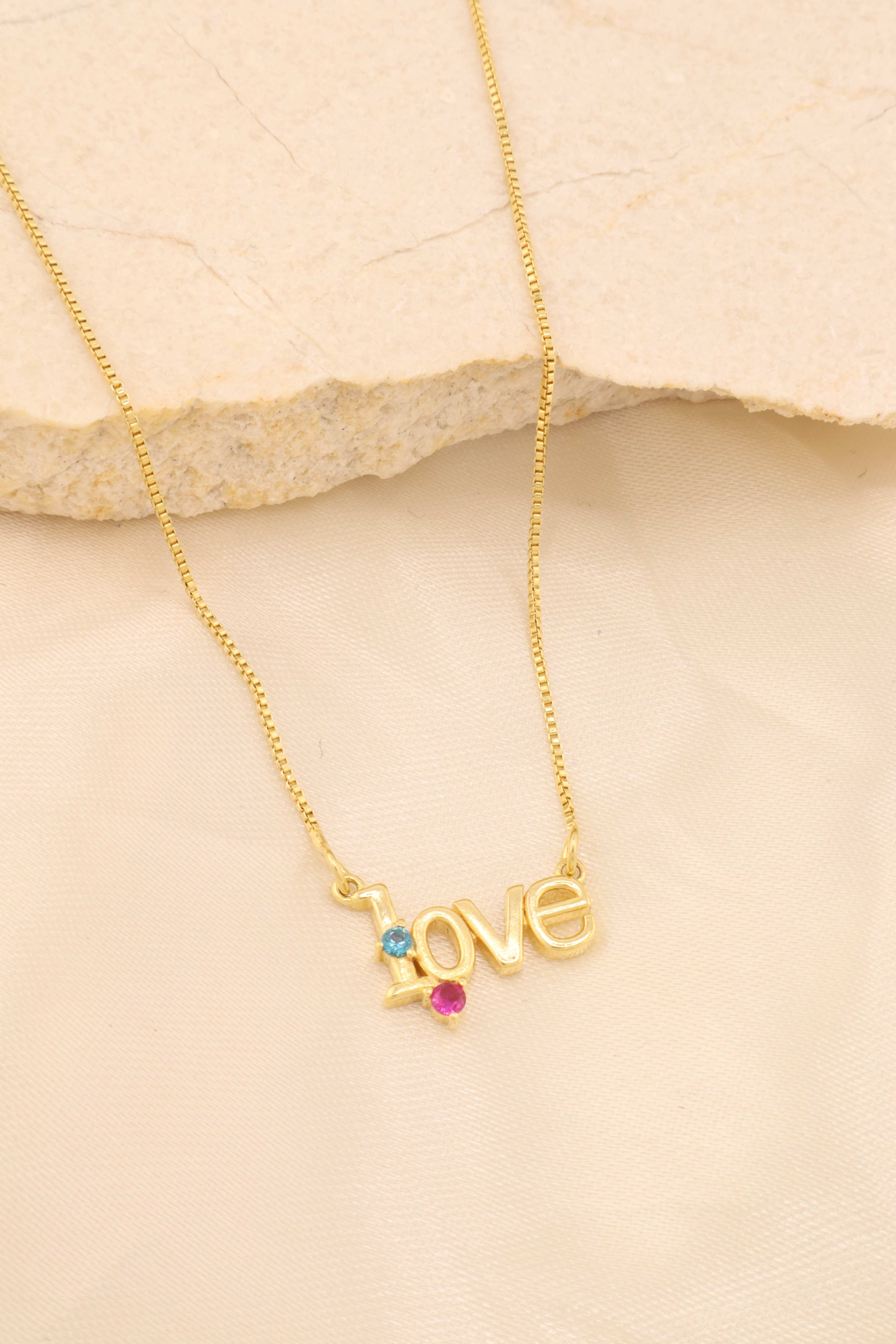 GARGANTILHA PINGENTE LOVE E PONTO DE LUZ 45CM